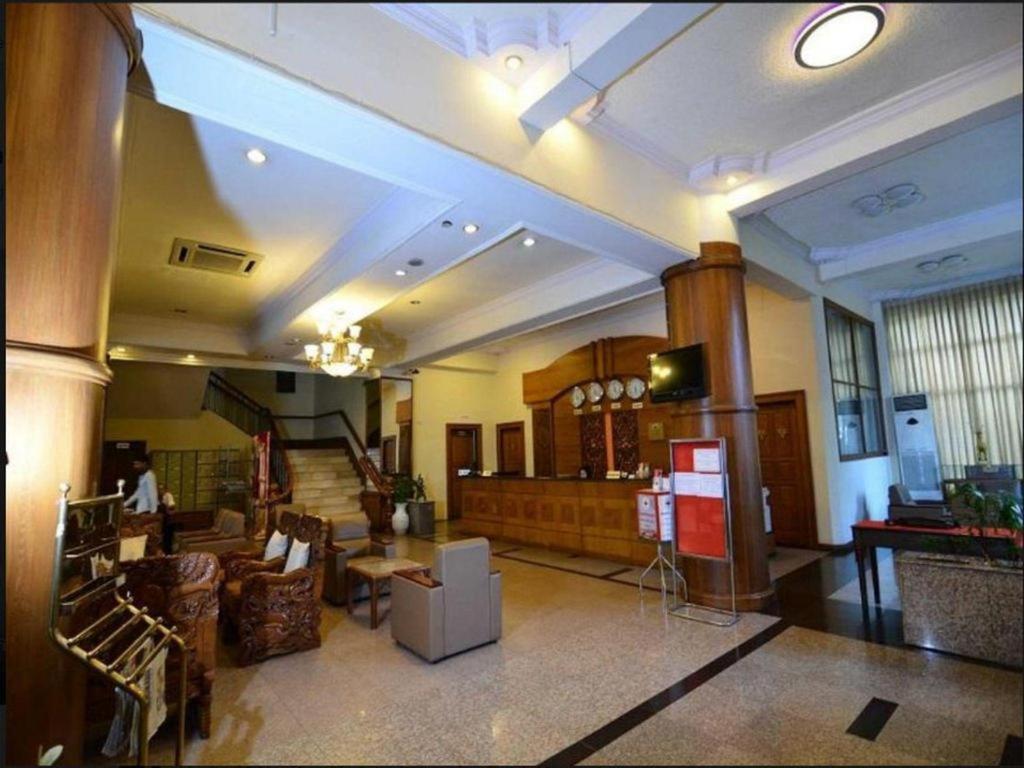 Asia Plaza Hotel Yangón Exterior foto